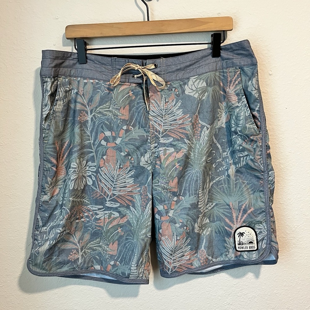 Howler Brothers Bruja Board Shorts Men's Sz 36 Floral Stretch Unlined 8" Inseam